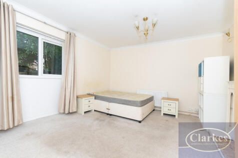 Talbot Drive, Wallisdown, Dorset photo 4