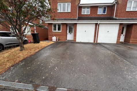 3 bed semi-detached house to rent Bushy End, Heat
