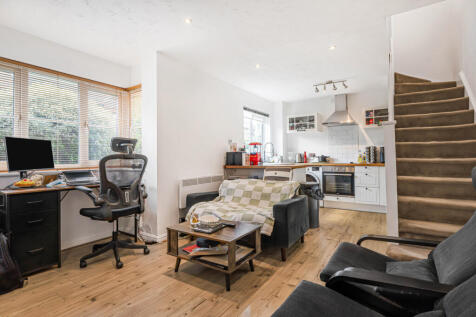 Reception/Kitchen