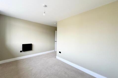 WhatsApp Image 2025-06-20 at 17.30.06 (1).jpeg