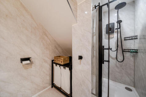 1384818-9-6926eee...