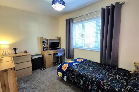 10 Arrowsmith - Bedroom 4.jpg