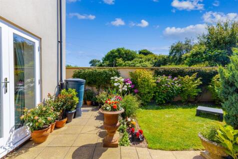 A10 - 5 Eastacoombes Way Marlborough - 250708.jpg