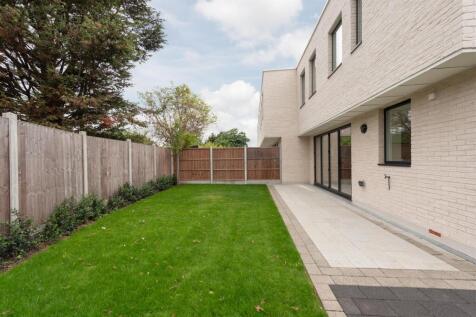 Stark Mews, E17