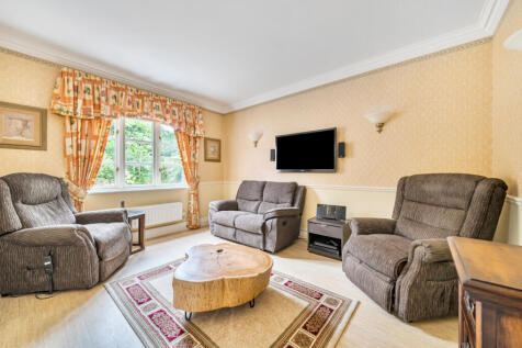 1329160226880efb4808f7