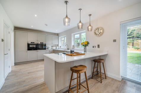 1371005-16-68f62b...