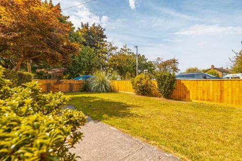 4 Bushell Close-21.jpg