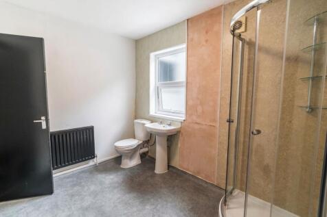 Flat 2 Bathroom