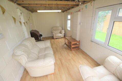 Lounge/Entertaining Room