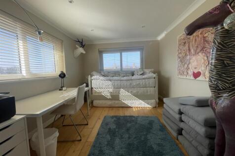 Keelan first floor bed 5.JPG