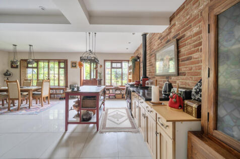 Kitchen/Reception