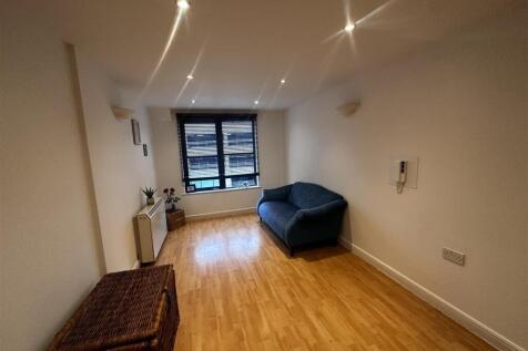 This fantastic property is all about location and it doesn't get much better than this, a true City Centre apartment with a Northern Quarter address giving you the absolute best of both worlds. Offeri