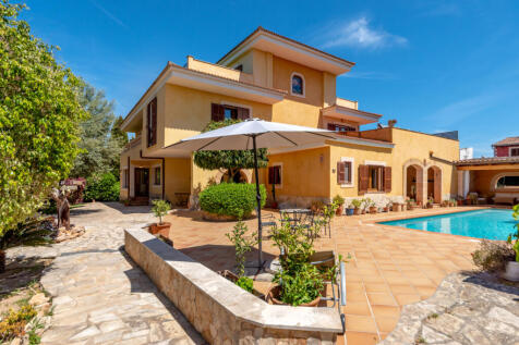 Sunny pool area