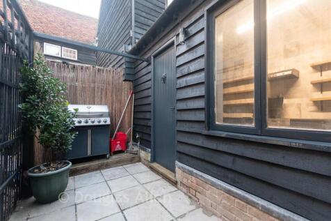 Patio/Decking Area