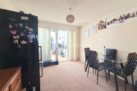 Bishops Road, St Neots photo 3