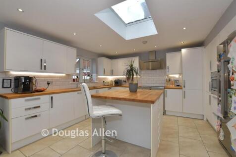 Kitchen/Dining Area