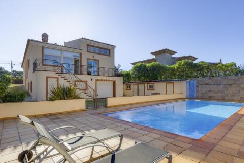 3 Bedroom Villa with Pool and Sea Views in Praia da Luz, Lagos