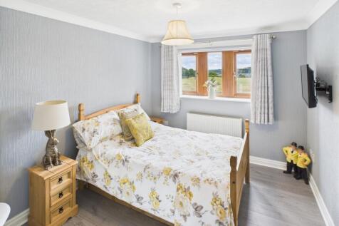 CAM04233G0-PR0027-STILL039