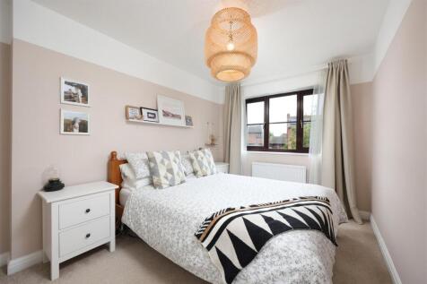 7 Niebull Close 16.JPG