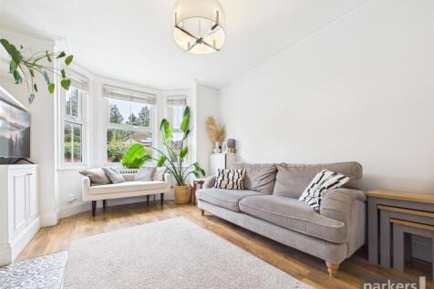 St. Peters Road, Reading, Berkshire, RG6 photo 3