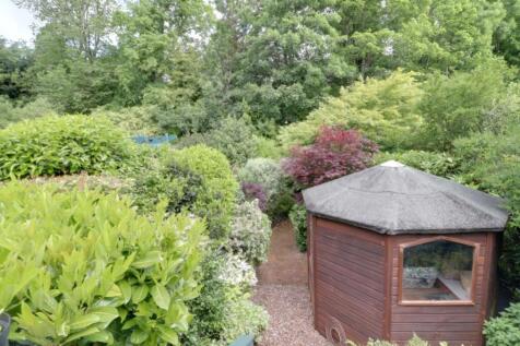 Peaceful rear garden