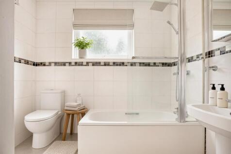 Bathroom.jpg
