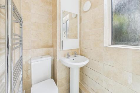 CAM02545G0-PR0406-STILL005