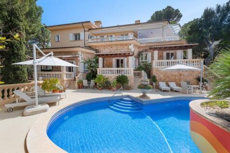 Exterior and Pool