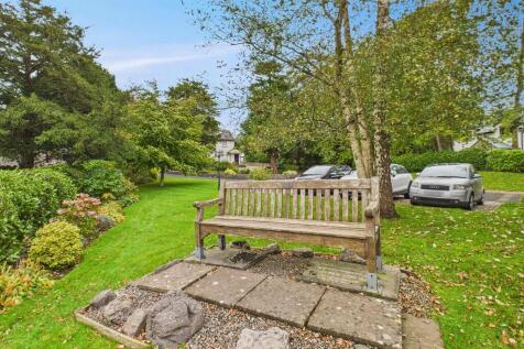 Wood Close Garden...