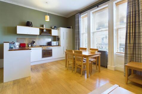 Open plan kitchen/living room