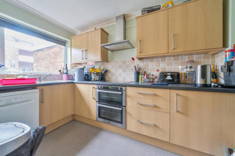 1369959-18-690202...