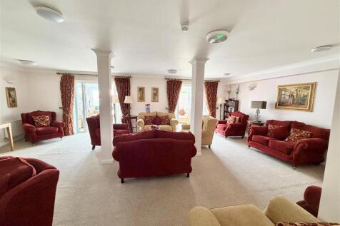 Communal Lounge.jpg