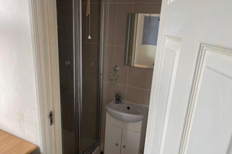Detached to rent Wathen Road, Leamington Spa CV32