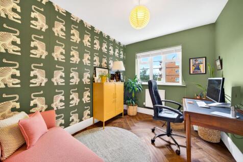 Bedroom 3 / Study