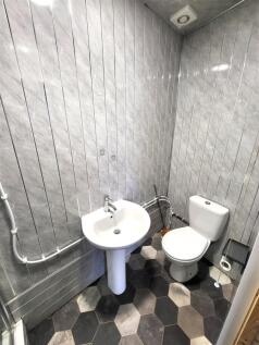 Shower Room Pic 2