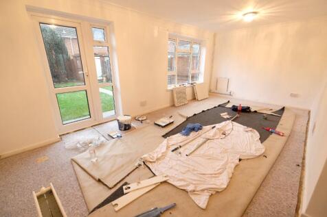 SITTING/DINING ROOM