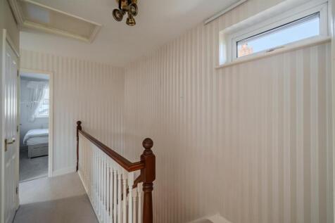 64 Cambria Close-15.jpg