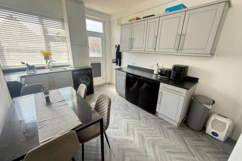 Dixon Street, Featherstone, Pontefract, West Yorkshire, WF7 photo 5