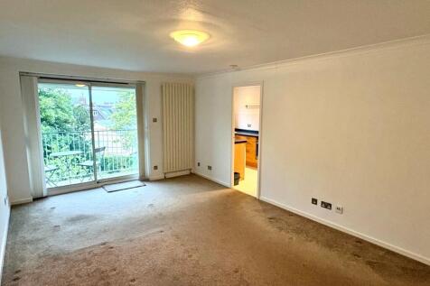 Clayhall House, Somers Close, Reigate, Surrey photo 3
