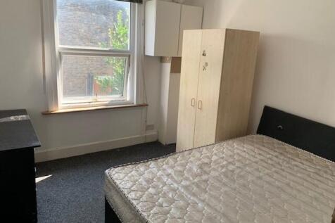 Room 4, 4 Etloe Road