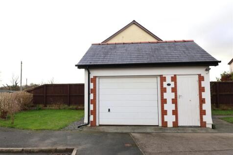 Detached Garage