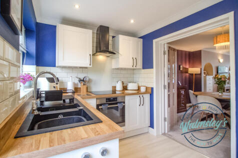 Kitchen &amp; dining