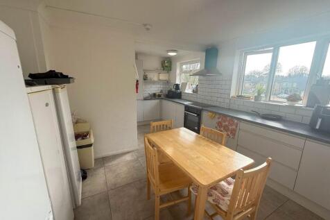 Room 4, St. Marys Square, Newmarket, CB8 photo 3