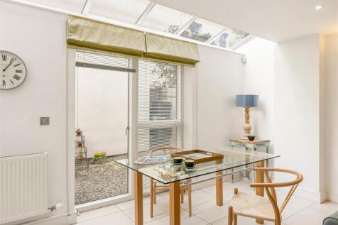 Montpellier, Cheltenham, GL50 photo 4
