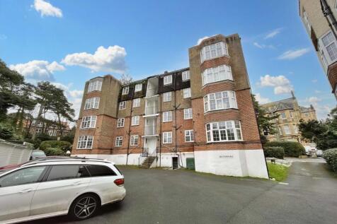 4-bed flat on Vale Road, Bournemouth, Dorset, BH1, £1,500/mo