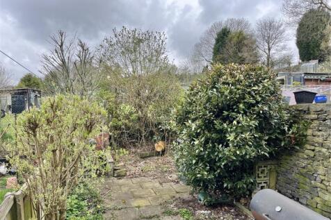 Frontage &amp; Rear Garden