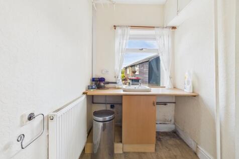 CAM02854G0-PR0352...