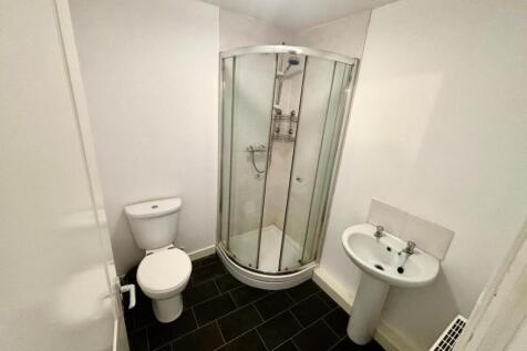 101b sicey shower.jpg