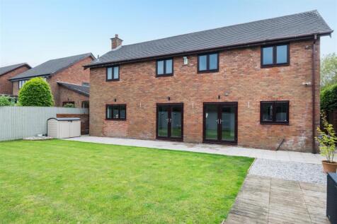 18 Royal Garden-005.jpg