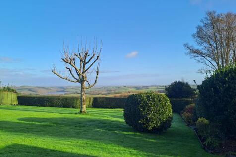 WhatsApp Image 2025-11-28 at 10.29.00_734aeae4